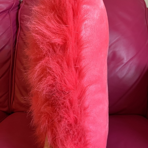 Faux Fur Pink Pillow - Picture 2 of 3